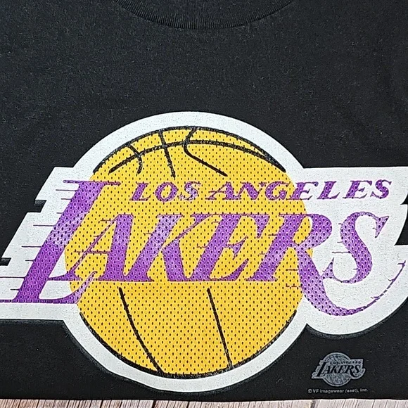 LOS ANGELES LAKERS BLACK SHORT SLEEVE PULLOVER TEE - Picture 2 of 7
